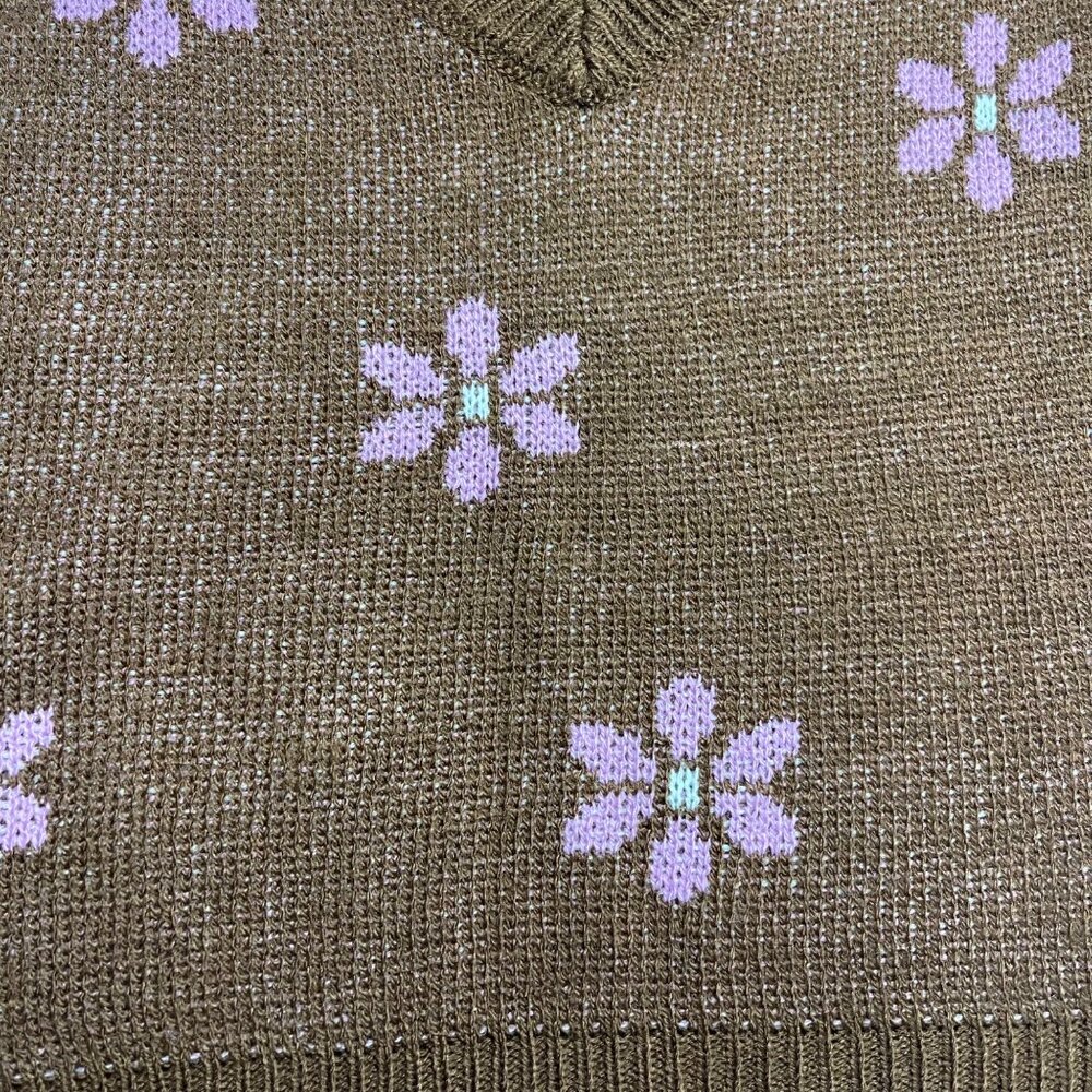No Comment Ultra Flirt Juniors' Shrunken Daisy Sweater Vest, Size L, New - Picture 3 of 8